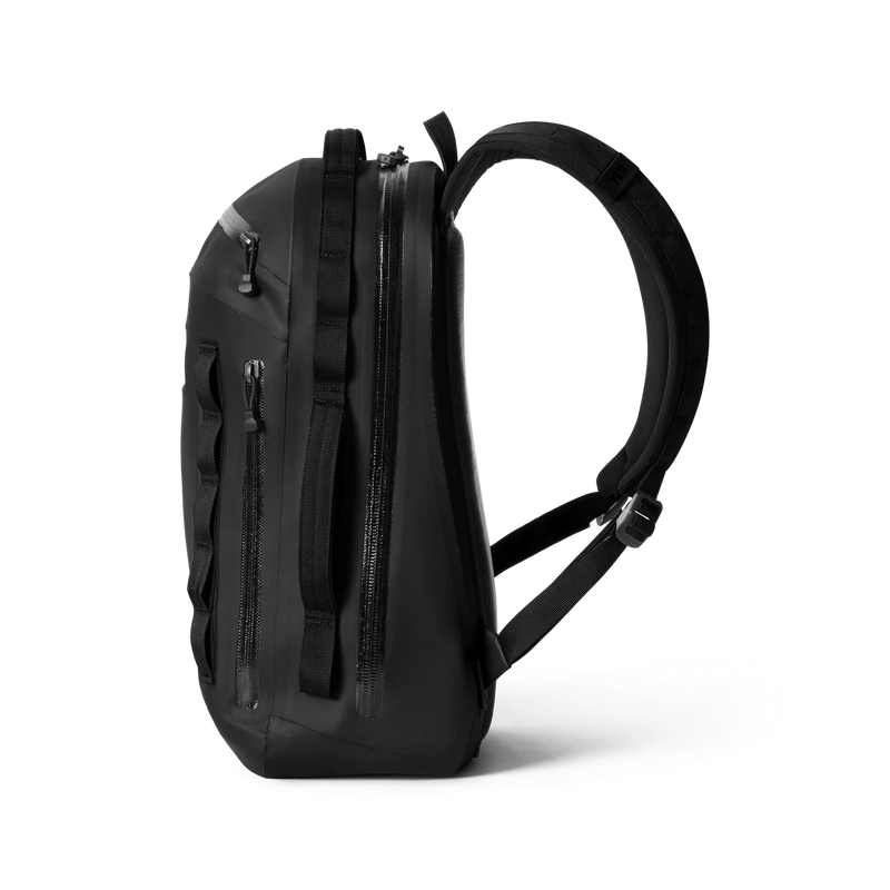 YETI Cayo 25L nodig? Deze 100% waterdichte backpack is ideaal voor regen, reizen & avontuur. Bestel 'm nu bij Revert 95 – officiële YETI dealer
