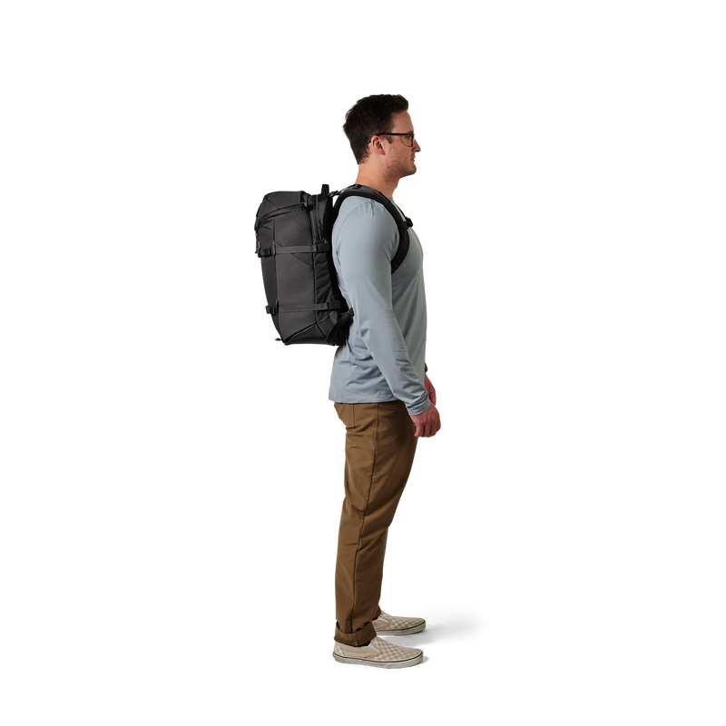 Bestel de YETI Ranchero 27L bij Revert 95. Robuuste backpack voor dagelijks gebruik, werk of weekend. Waterafstotend & comfortabel. Snelle verzending!
