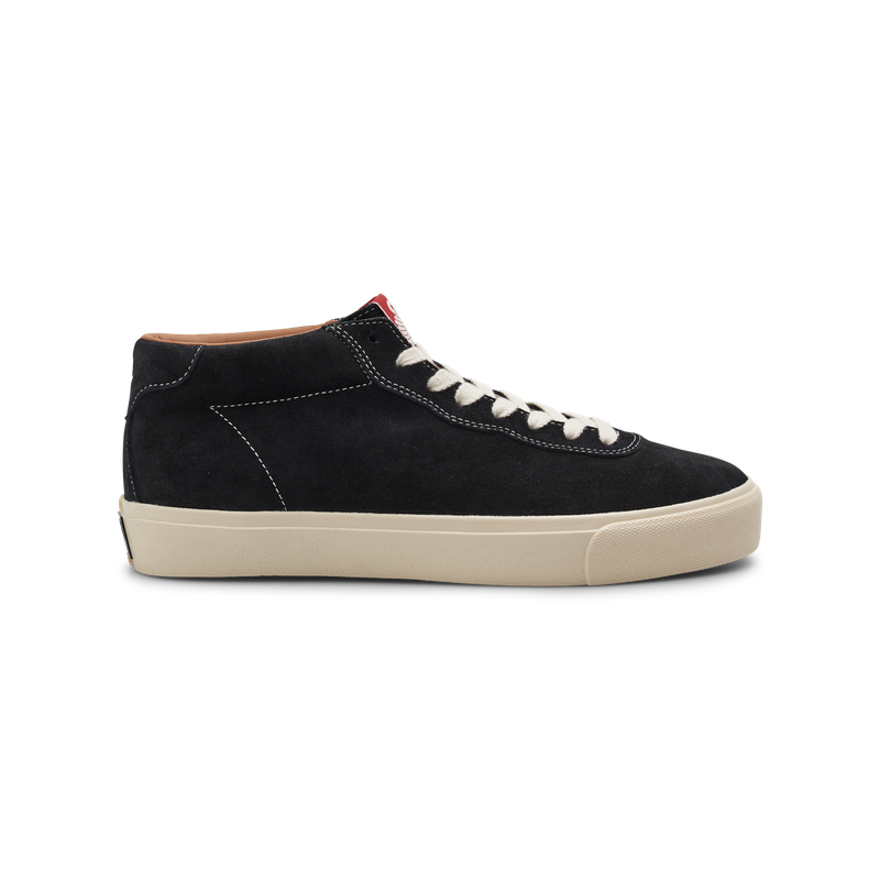 Last Resort AB VM001 Mid Black White – mid-top skateschoen van zwart suède met witte zool en subtiele branding