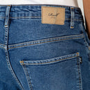 Bestel de Reell Denim Solid Retro Mid Blue snel, gemakkelijk en veilig bij Revert 95. Check on ze website voor de gehele Reell denim broeken collectie, of kom langs in onze winkel in Haarlem.