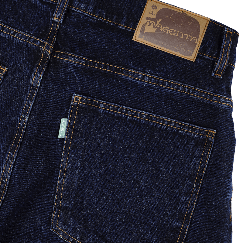 Magenta Skateboard denim jeans OG DENIM DARK BLUE broek achterkant close-up Revert95.com