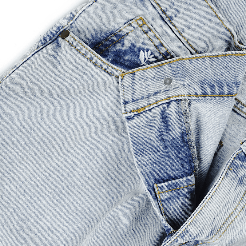 Magenta Skateboard denim jeans OG DENIM WASHED BLUE broek voorkant close-up Revert95.com