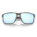 Oakley Holbrook XL Woodgrain Prizm Deep Water Polarized voorkant ingeklapt