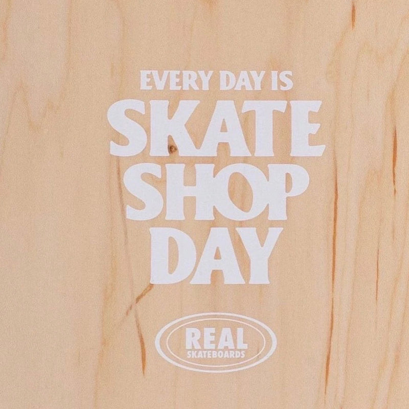 Bestel het Real Skate Shop Day Deck snel, veilig en gemakkelijk bij Revert 95. Check onze website voor de gehele Real collectie.